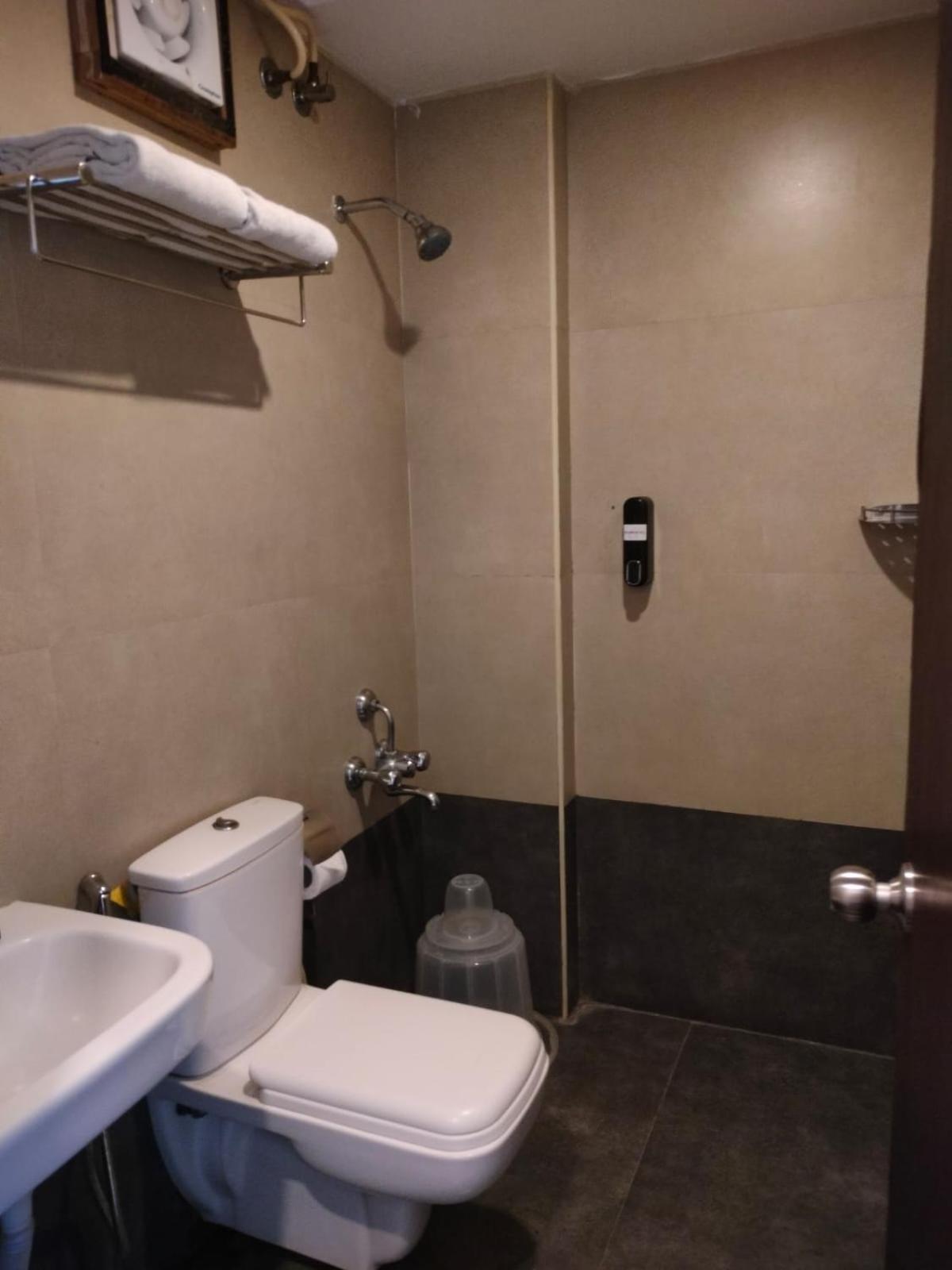Astra Hotels & Suites - Hsr Layout Sector 1, Near Ecospace Bellandur Bangalore Eksteriør bilde
